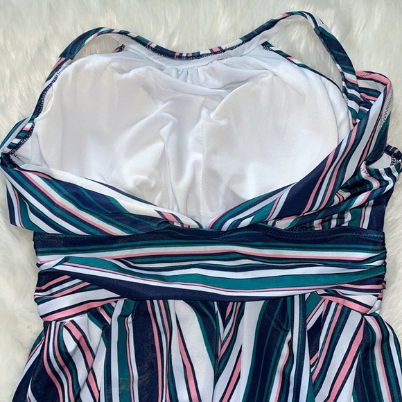 COPY - BBATHING SUIT TOP -SIZE 10- MULTI STRIPES -HALTER NECK WITH BACK OPENING- - Picture 5 of 6